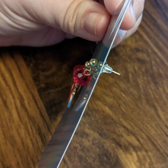 Hot Lips Earrings - Picture 4 of 9